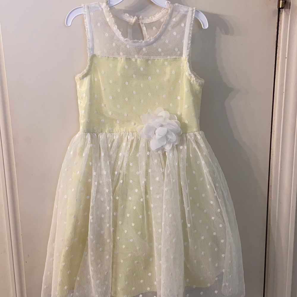 Girls Yellow w/white poka dots Size 6 Easter Dress